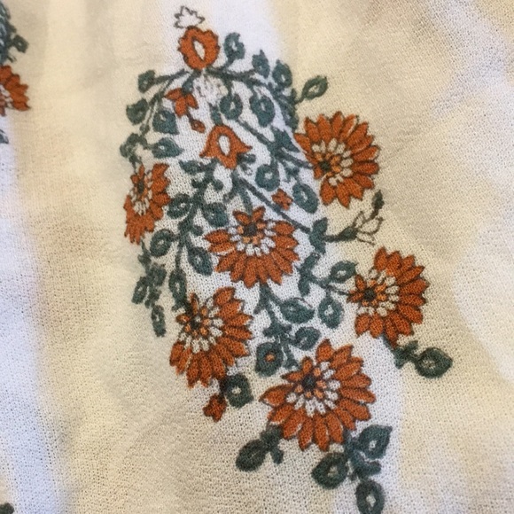 Exhilaration Bohemian Fringe Hem Peasant Blouse Size Medium Short Sleeve Resale - Picture 14 of 16